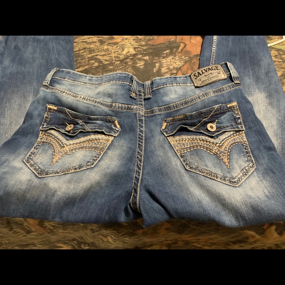 Buckle jeans